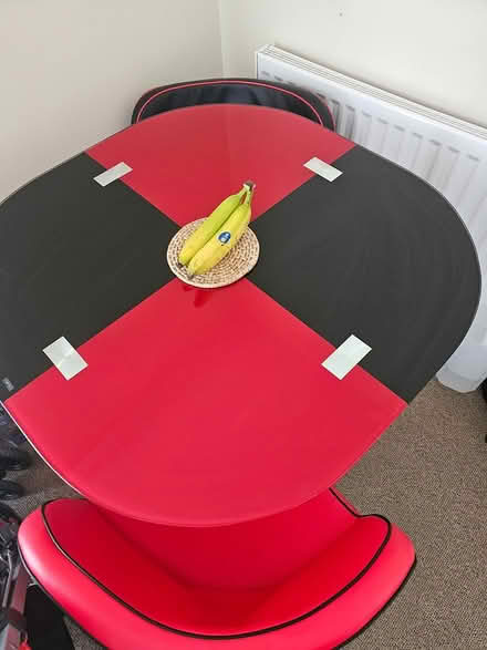 Photo of free Black/Red Glass Round Table (EH5) #2