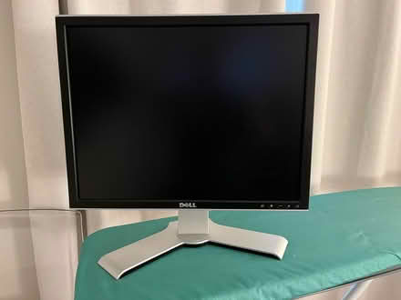 Photo of free Dell LCD monitor (Etobicoke - Humber Bay) #1