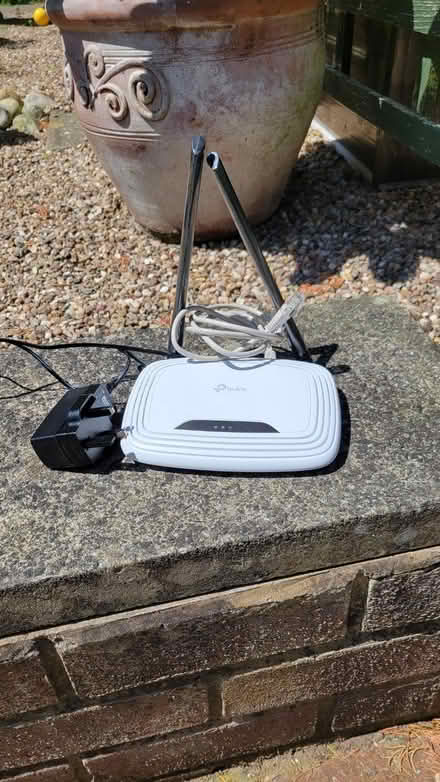 Photo of free TP-Link Wireless N Router (Hood Manor WA5) #1