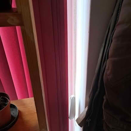 Photo of free Large Vertical Window Blind - Burgundy/wine colour (Saltdean BN2) #4