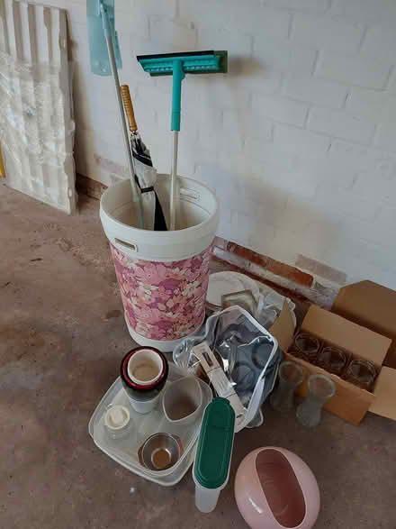Photo of free Kitchen things (Heswall wirrsl) #1