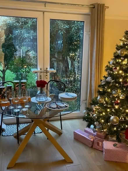 Photo of free Round glass table (L37) #1