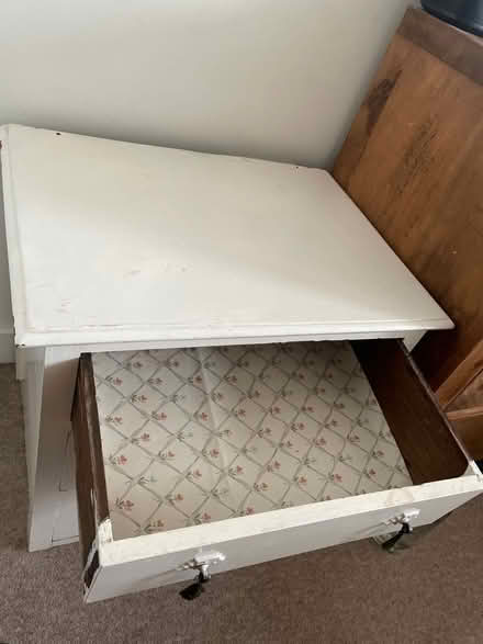 Photo of free Small shabby chic drawers, white (Stepney E1) #2