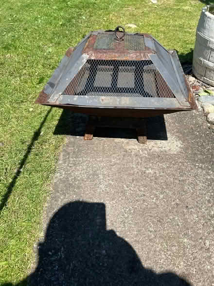 Photo of free small fire pit (Wigston Leicestershire.LE18) #1