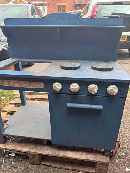 Photo of free Kids mud kitchen (Cippenham SL1) #1