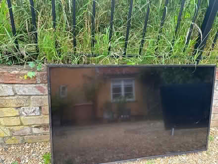 Photo of free LG TV (for parts) (IP14) #2