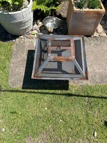 Photo of free small fire pit (Wigston Leicestershire.LE18) #2