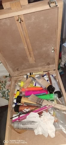 Photo of free Desk easel with contents (Straiton EH20) #2