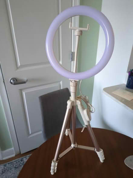 Photo of free Ring light (Metro Center) #1