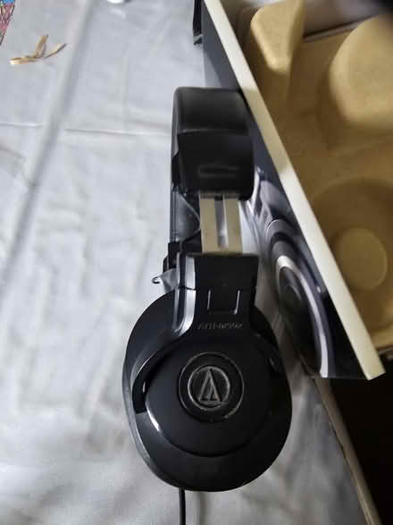 Photo of free Headset, earbuds (Marsiling rise , 730128) #4