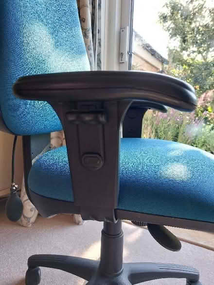 Photo of free Comfortable office chair (New Marston OX3) #2