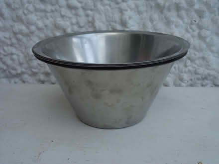 Photo of free 4 x Stainless steel bowls (Willingdon BN20) #1