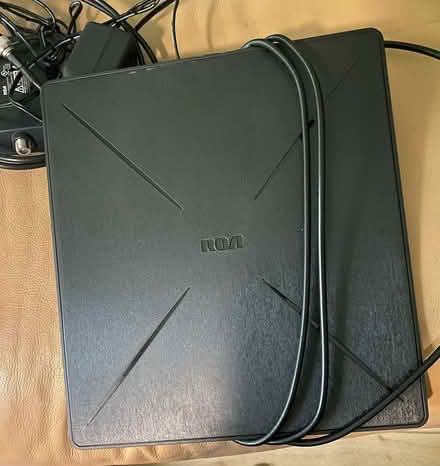 Photo of free RCA HDTV indoor antenna (NE Ann Arbor near Dixboro) #1
