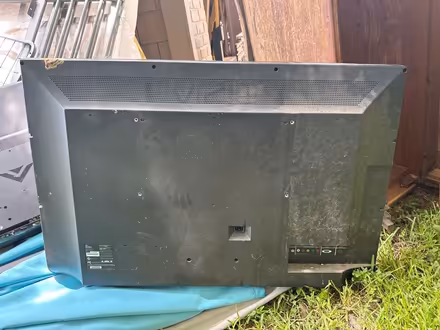 Photo of free Vizio TV’s (2) one turns on (Bois D’Arc Estates) #2