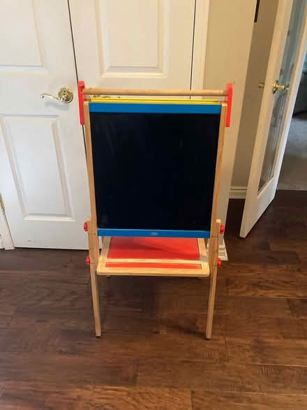 Photo of free Kids easel (Britannia and Tenth Line) #2