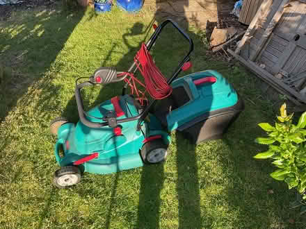 Photo of free Electric lawnmower - pls read fully (Bedford) #1
