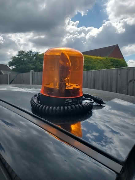 Photo of free Magnetic orange flashing beacon (Rayleigh SS6) #1