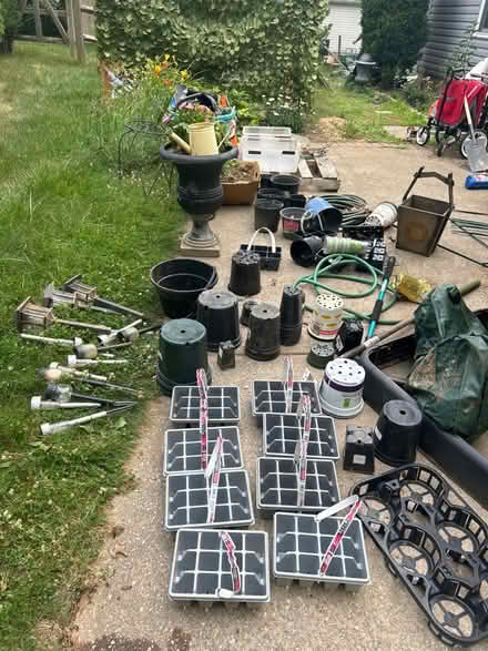 Photo of free Christmas decoration & potting pots (Woodfield Rd &Airpark Rd) #2