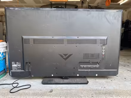 Photo of free Vizio TV’s (2) one turns on (Bois D’Arc Estates) #4