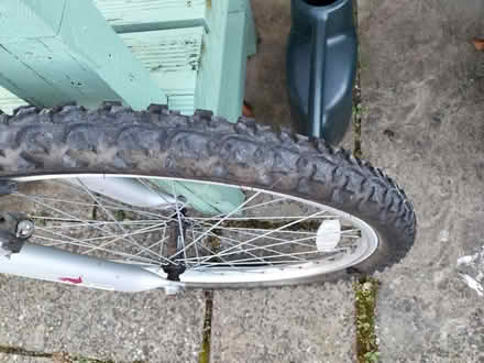 Photo of free Girls BIKE 8- 12yrs - APOLLO VIVID (Waterlooville PO7) #3