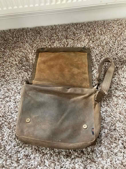 Photo of free Satchel (Holloway) #2