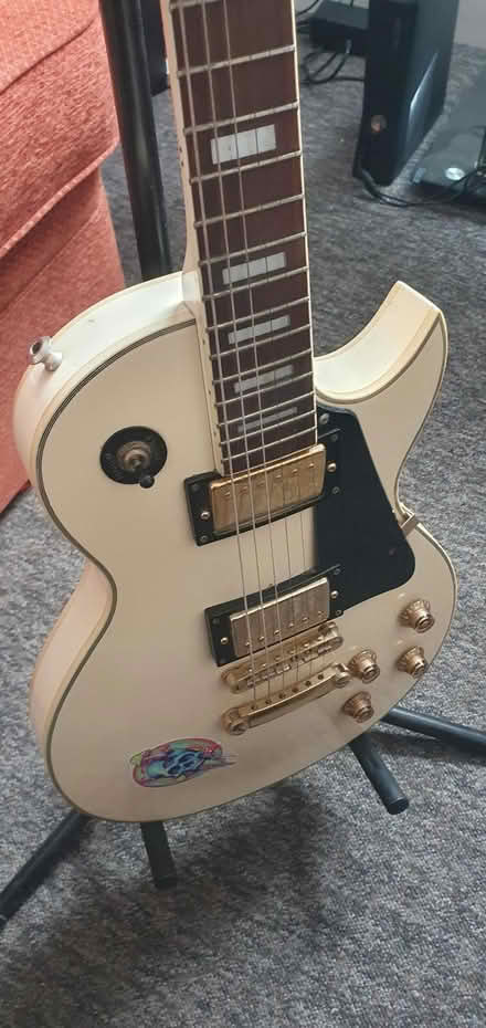 Photo of free Guitar starter kit (Tivoli GL50) #3
