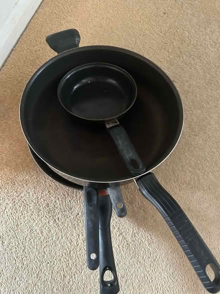 Photo of free Pans (Greenwich / deptford bridge) #1