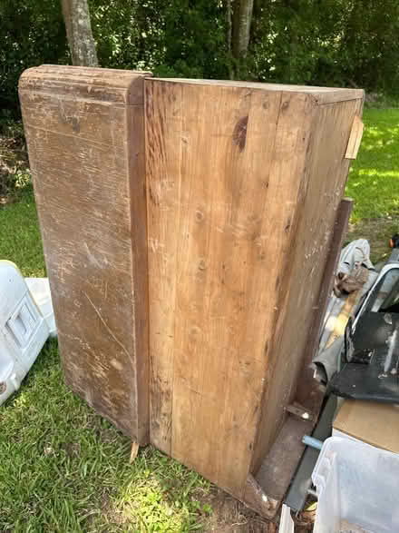 Photo of free Cedar lined chest (Bois D’Arc Estates) #2