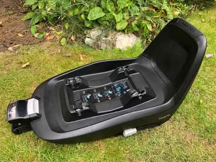 Photo of free Isofix Base (RH20) #1