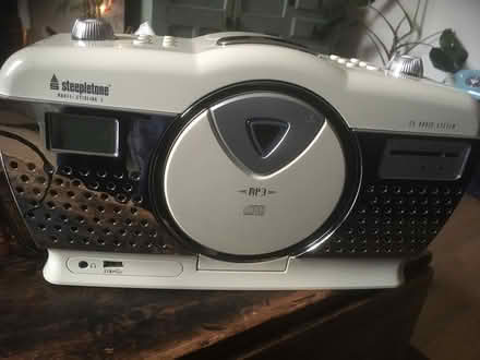 Photo of free CD / Radio player with USB port (Wells, BA5)