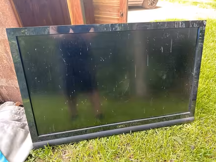Photo of free Vizio TV’s (2) one turns on (Bois D’Arc Estates) #3