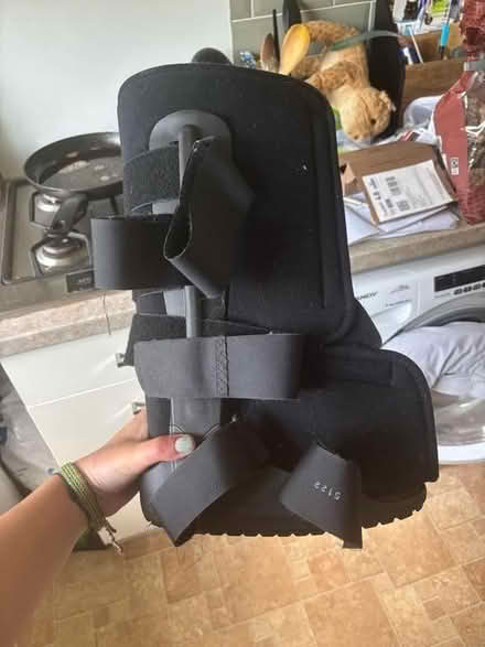 Photo of free Boot for leg injuries - size small (Arborfield RG2) #1