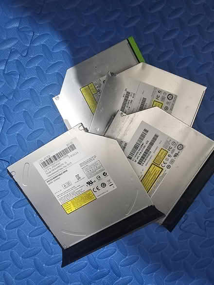 Photo of free SATA DVD Drives (Enfield EN3) #1