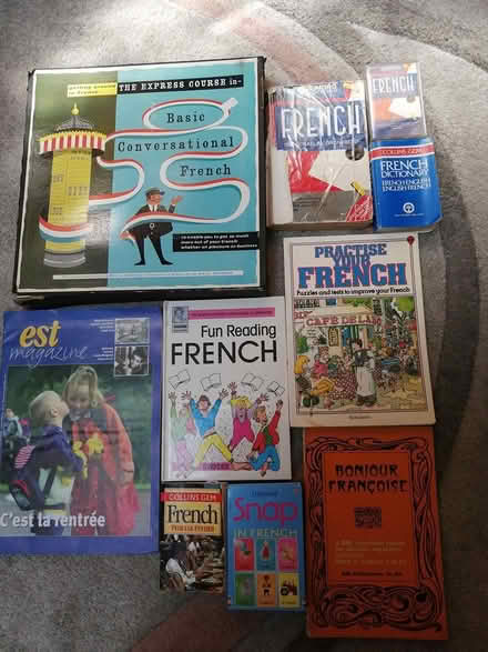 Photo of free French language books (Leybourne, w/m ,ME19) #1