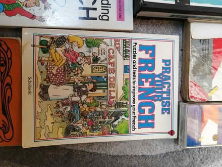 Photo of free French language books (Leybourne, w/m ,ME19) #2