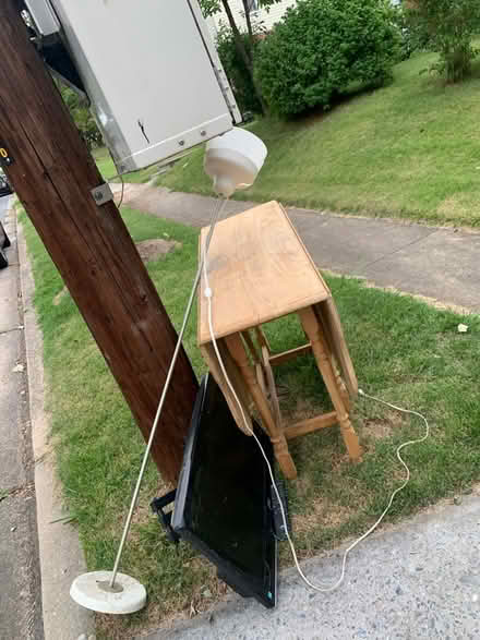 Photo of free JVC TV, lamp and foldable table (hyattsville, MD near Takoma pk) #4