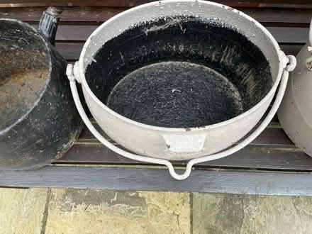 Photo of free 3 vintage cast iron pots (Trumpsgreen GU25) #4