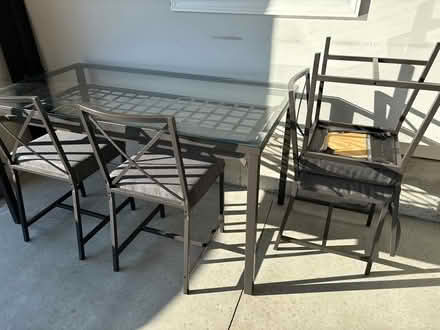 Photo of free Dining table and 4 Chairs (NE Ann Arbor) #1
