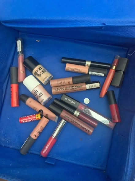 Photo of free Lip gloss, lipstick and highlight (South Woodford E18) #1