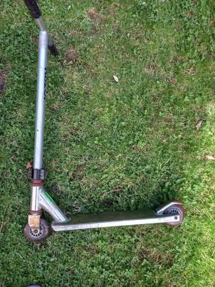 Photo of free Rusty razor stunt scooter (Loughborough Junction SE5) #1