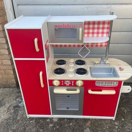 Photo of free Kids kitchen (TW12) #1