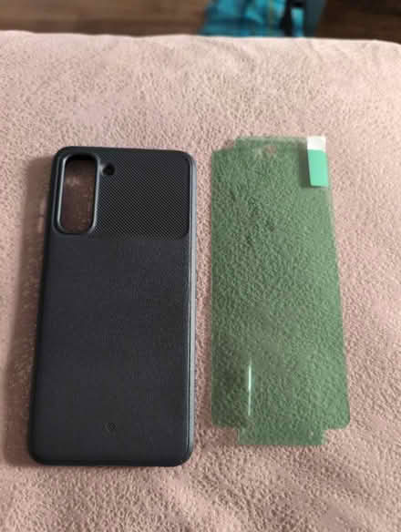 Photo of free Samsung Galaxy S21 stuff (RG1, reading) #1