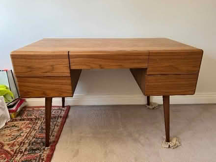 Photo of free Desk (Weybridge KT13) #1