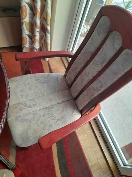 Photo of free Extendable dining table 6 chairs (Brundall) #2
