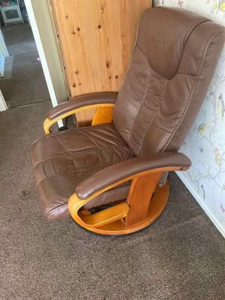 Photo of free swivel chair (Westgate LA3) #1