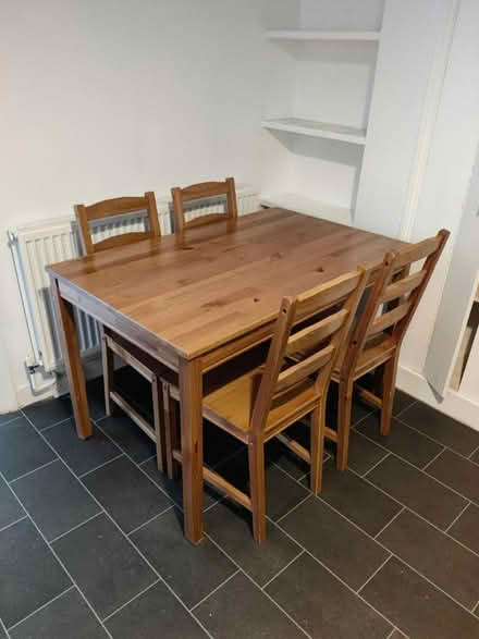 Photo of free Table + 4 chair (SW17) #1