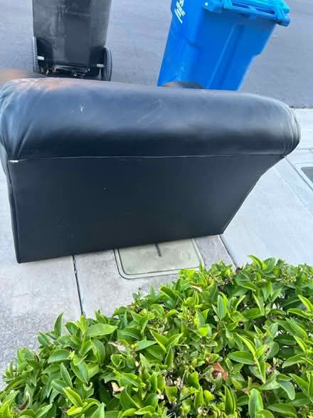 Photo of free Leather Chair (Centennial Hills) #3