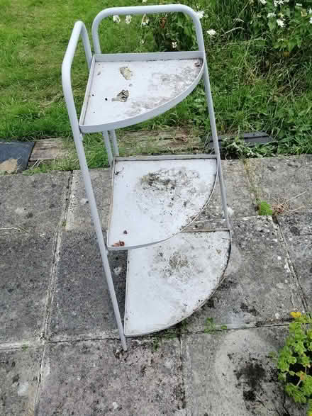 Photo of free Planter shelf unit (Worcester Park KT4) #2