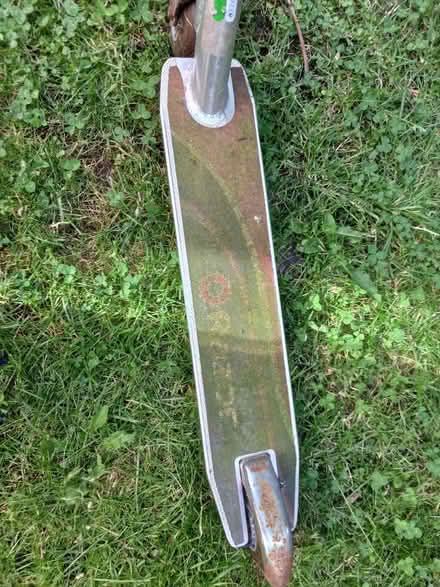 Photo of free Rusty razor stunt scooter (Loughborough Junction SE5) #4