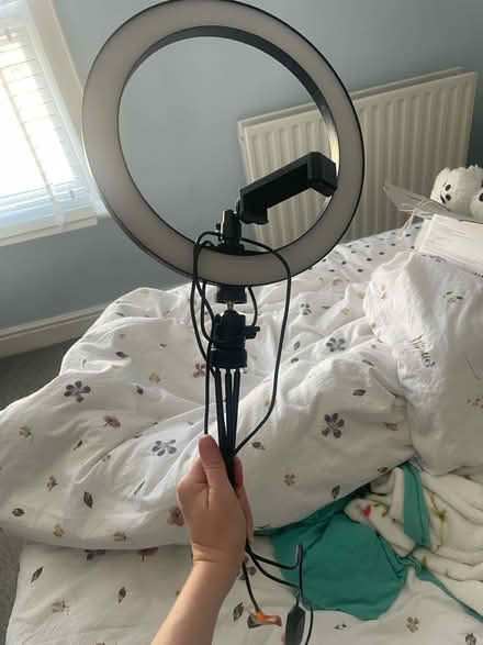 Photo of free Selfie ring light with phone stand (Maldon CM9) #1